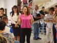 A maquiadora Lidiane de Fátima Becker Mokdese presenteou as mulheres que aguardavam atendimento com uma maquiagem.