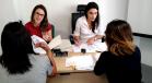 Os novos defensores públicos trouxeram a documentação necessária para assumirem suas funções. Antes, porém, eles vão passar por um curso de formação. 