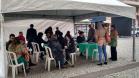 Apesar do frio e da chuva fina ao longo do dia, aos poucos as pessoas foram chegando e conversando com os defensores públicos, que se revezaram no atendimento.