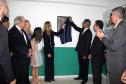 A prefeita de Campo Mourão, Regina Dubay, e o defensor público-geral do Paraná, Sérgio Parigot de Souza, descerram a placa inaugural da sede da DPPR no município.