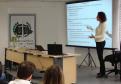 O curso foi ministrado pela professora Lilian Milnitsky Stein, que conversou com defensores públicos, servidores e estagiários sobre a memória e o uso de técnicas científicas no depoimento de vítimas e reconhecimento de suspeitos de crimes.