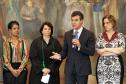 O governador Beto Richa dá posse à defensora pública-geral do Estado, Josiane Fruet Bettini Lupion e nomeia 87 defensores públicos. Na foto, a ouvidora da DPPR, Maria de Lourdes "Santa" de Souza, a defensora-geral do Estado, Josiane Fruet Bettini Lupion, o governador Beto Richa e a secretária da Justiça, Cidadania e Direitos Humanos, Maria Tereza Uille Gomes.