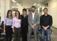 As defensoras públicas Adriana Shinmi e Cecilia Ferreira, a bióloga Naomi Neri e os defensores públicos Bruno Müller Silva e Gilson Duarte de Oliveira na sede da DPPR em Maringá.
