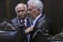 O desembargador Paulo Roberto Vasconcelos passa o cargo de presidente do TJ-PR para o desembargador Renato Braga Bettega.