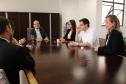 O defensor público-geral, Eduardo Abraão e o subdefensor público-geral, Matheus Munhoz, receberam nesta sexta-feira (01) a nova diretoria da Associação dos Defensores Públicos do Paraná (ADEPAR), eleita para o biênio 2017/2019.