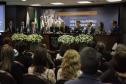 Participantes do evento na mesa de abertura.