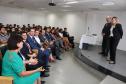 Vice-governadora falando para participantes da visita.