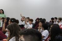 Imagem com foto da visita de crianças da rede municipal de Curitiba ao Fórum Descentralizado de Santa Felicidade.