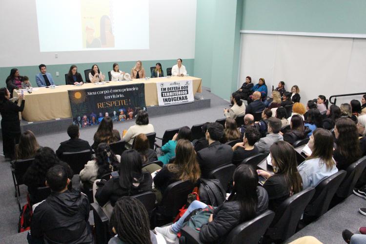 Imagem com fotos do primeiro encontro do Observatório da Violência contra as Mulheres Indígenas no Estado do Paraná.