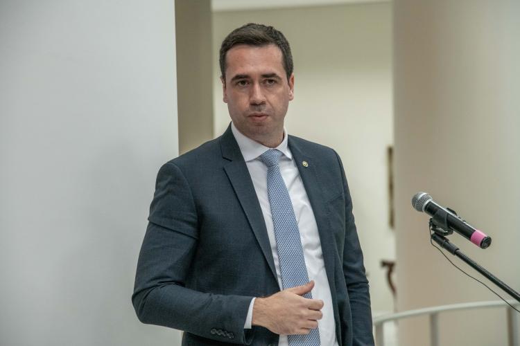 Participação do defensor público-geral do Paraná na assinatura do termo de cooperação técnica da Rede InovaPR.