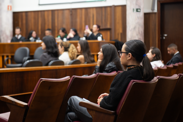Foto do júri simulado da 2ª edição do curso do Tribunal do Júri da DPE-PR.
