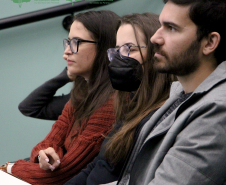 Defensoras e Defensores participam do VI Encontro de Teses da instituição