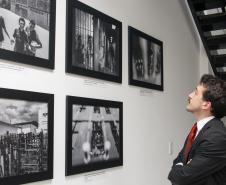 Defensoria inaugura exposição fotográfica "Deste lado do muro", aberta ao público até o dia 19/08