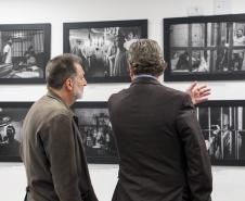 Defensoria inaugura exposição fotográfica "Deste lado do muro", aberta ao público até o dia 19/08