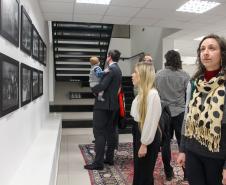 Defensoria inaugura exposição fotográfica "Deste lado do muro", aberta ao público até o dia 19/08