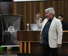 DPE-PR encerra Curso de Formação sobre os 200 anos do Tribunal do Júri com "júri simulado" em Curitiba