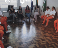 Visitas do NUDEM a hospital-colônia e a penitenciária feminina levam informações sobre a Lei Maria da Penha a mulheres em situação de vulnerabilidade