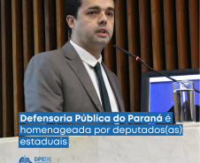 Imagem do Defensor público-geral André Giamberardino, no púlpito da Assembleia Legislativa do Paraná, em discurso durante homenagem à instituição. 