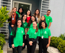 Imagem com foto da equipe da Defensoria Pública do Estado do Paraná (DPE-PR) que atuou na ação "Defensoria Para Elas".