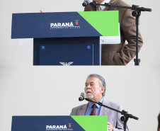 Imagem em formato de colagem onde mostra uma foto em cima da outra, tanto quanto na imagem superior e na inferior, são dois homens discursando.