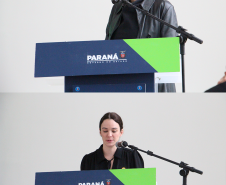 Imagem em formato de colagem onde mostra uma foto em cima da outra, tanto quanto na imagem superior e na inferior, são duas mulheres discursando.
