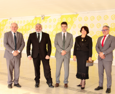 Imagem do defensor-geral André Giamberardino com o presidente do Condege e defensor público-geral de Roraima, Oleno Matos.