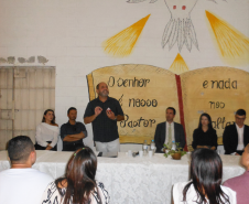 Imagem com foto de casamento coletivo em Cruzeiro D'Oeste.