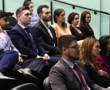 Imagem com foto da abertura do novo curso de defensores públicos e defensoras públicas do Paraná.