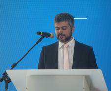 Imagem com foto da cerimônia de posse do defensor público-geral do Paraná.