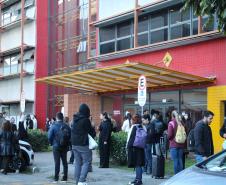 Imagem com foto da primeira fase do V Concurso da DPE-PR.