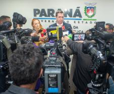 Imagem do Defensor Público-Geral, Matheus Munhoz cedendo entrevista para diversar emissoras de televisão.