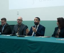 Imagem com foto da abertura do curso do júri da DPE-PR em Curitiba.