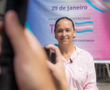 Imagem horizontal colorida em que aparece a ouvidora da DPE-PR falando sobre a importância do Mutirão. 