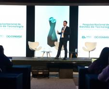 Imagem com foto de cobertura do encerramento do 1º Congresso de Tecnologia das Defensorias