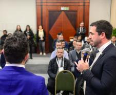 Imagem com foto de cobertura do primeiro dia de atividades do Congresso Nacional de Tecnologia das Defensorias