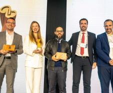 Foto com imagem dos representantes da Defensoria Pública do Estado do Paraná que foram finalistas do 1º Prêmio de Inovação e Boas Práticas em Tecnologia das Defensorias Públicas Estaduais
