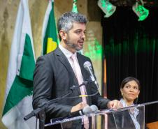 Autoridade discursa durante a cerimônia de posse. 