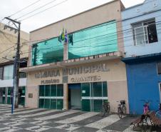 Fachada da Câmara Municipal de Matinhos.