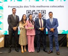 Imagem mostrar os vencedores do Encontro de Teses da DPE-PR