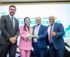 Imagem mostrar os vencedores do Encontro de Teses da DPE-PR