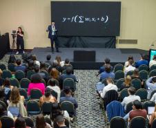 Finalistas do prêmio apresentam seus projetos