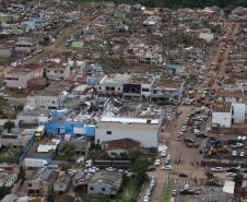 Foto aérea mostra o estrago causado pelo tornado em Rio Bonito do Iguaçu. 