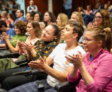 Público aplaude o lançamento do NUPED.