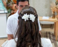 Noivo recebe sua noiva no Casando Direitos.