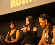 Debate com os personagens que contaram suas histórias no filme.