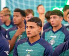 Atletas de base do Coritiba participam de palestra da DPE-PR. 