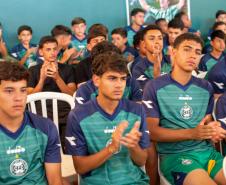 Atletas de base do Coritiba participam de palestra da DPE-PR. 