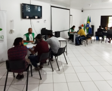 Imagem mostra sala de atendimento da Defensoria Pública em Mutirão em Cerro Azul.