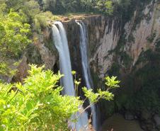 Imagem mostra cachoeira dentro do Território Indígena.