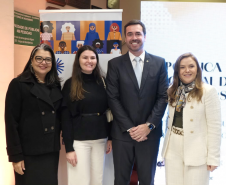 Evento realizado no Guairinha sobre a Política Nacional de Cuidados.